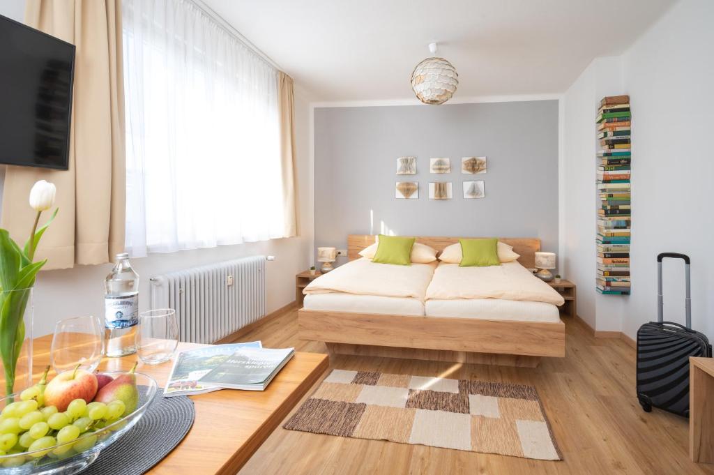 Postel nebo postele na pokoji v ubytování Zeighaus Murtal