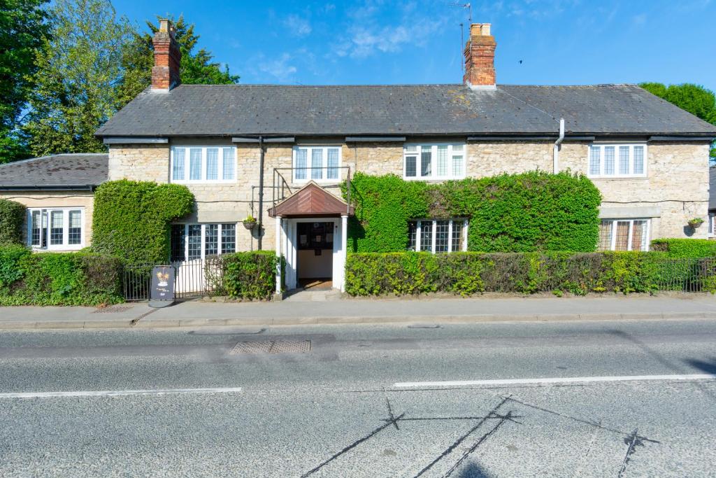 The Jersey Arms Hotel, Middleton Stoney – Updated 2023 Prices