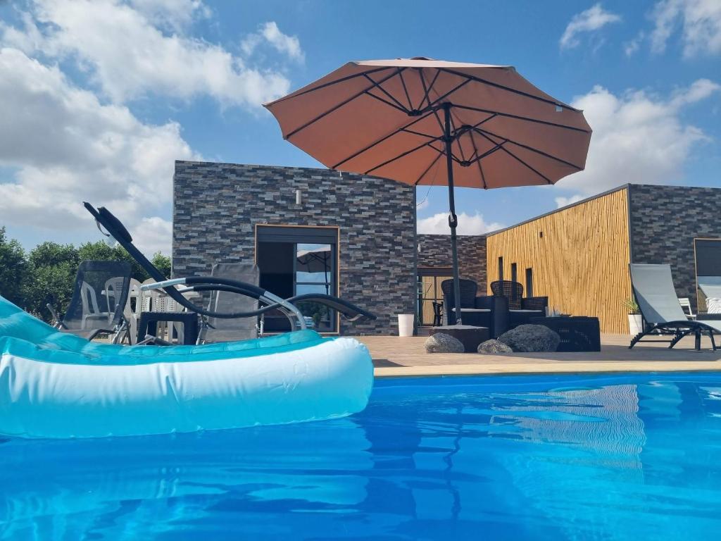 Villa Berkania piscine privée - 8 pers tesisinde veya buraya yakın yüzme havuzu