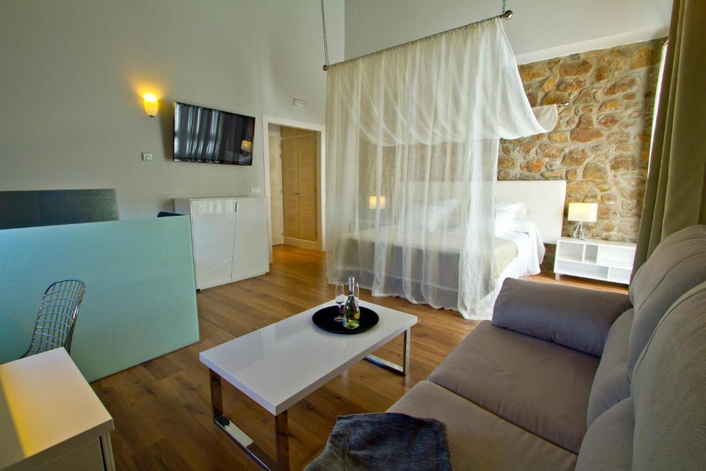 Villa Arce Hotel - Suite With Spa Bath