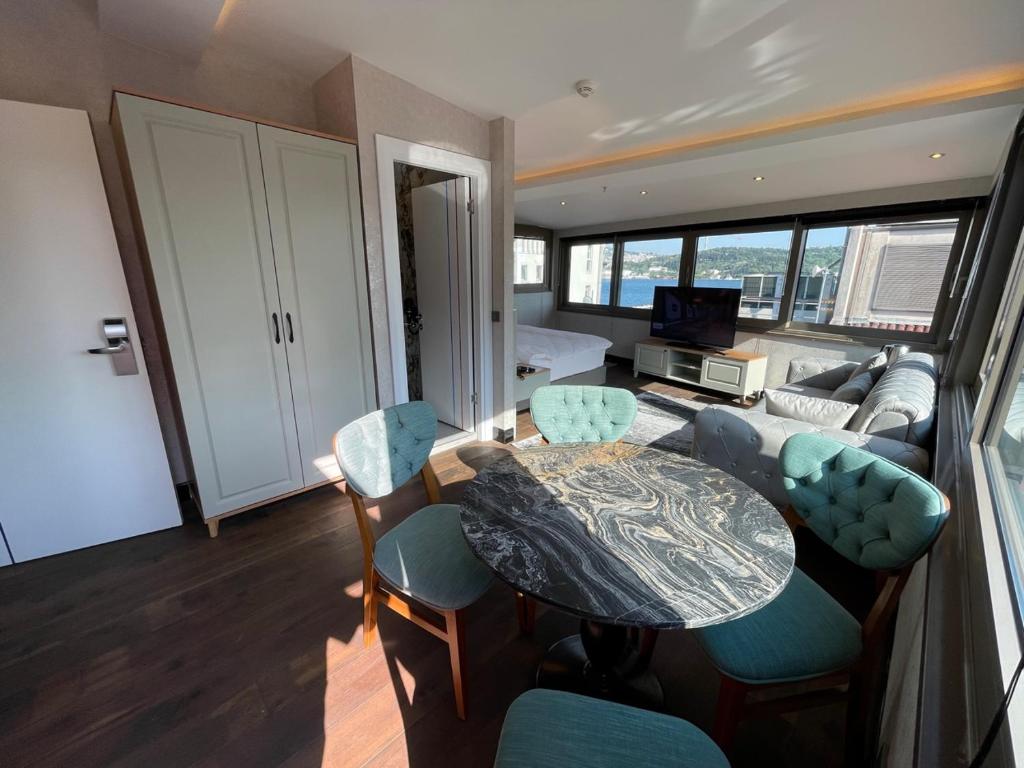Feri Suites - Deluxe Double Room With Sea View