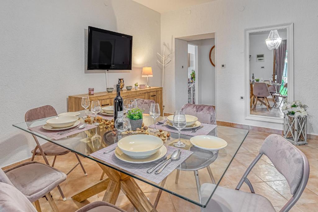 Telewizja i/lub zestaw kina domowego w obiekcie Eden house