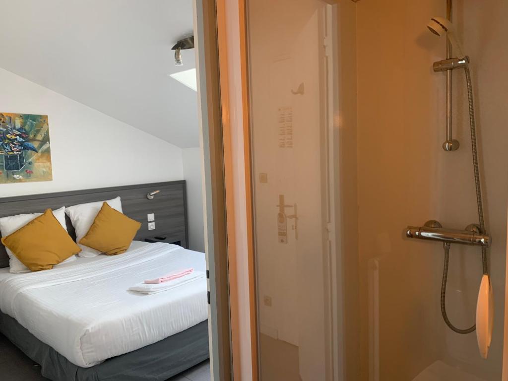 Logis Hôtel Vuillot - Budget Double Room