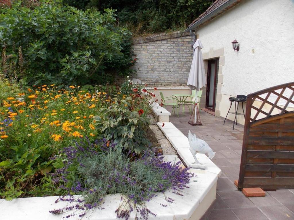 Gîte cosy à Neuvy avec jardin et animaux acceptés - FR-1-489-213 - Studio