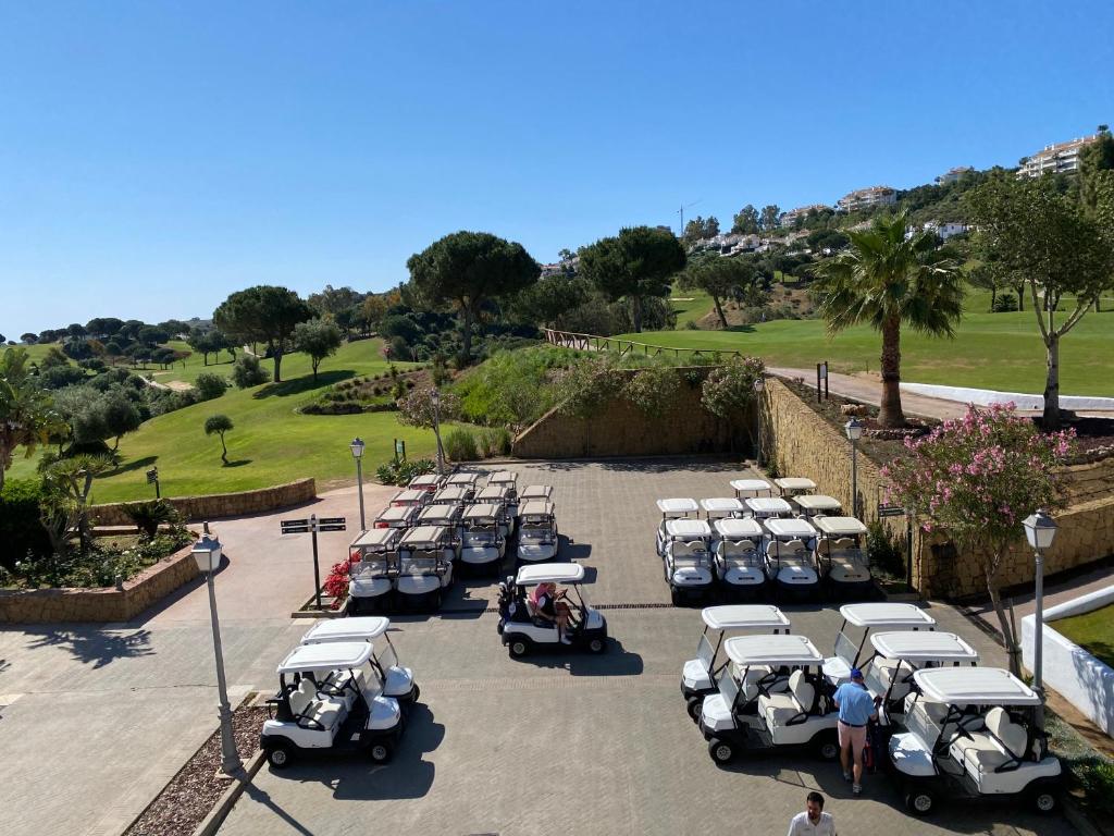 THE VIEW la cala resort golf house - Oasis Retreat 3 pools