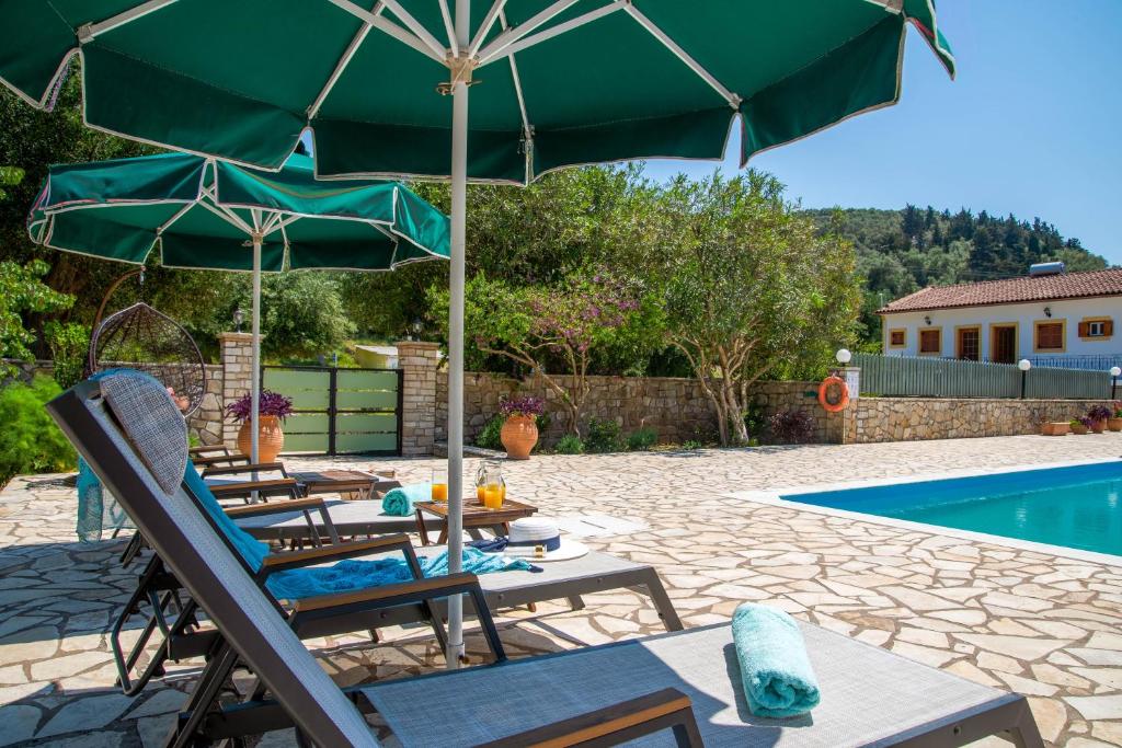 Bazén v ubytování LIvadi Studios with Pool nebo v jeho okolí