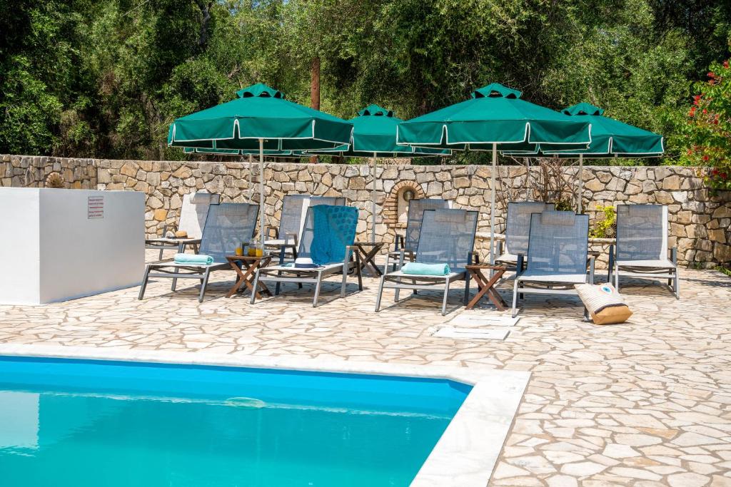 Bazén v ubytování LIvadi Studios with Pool nebo v jeho okolí