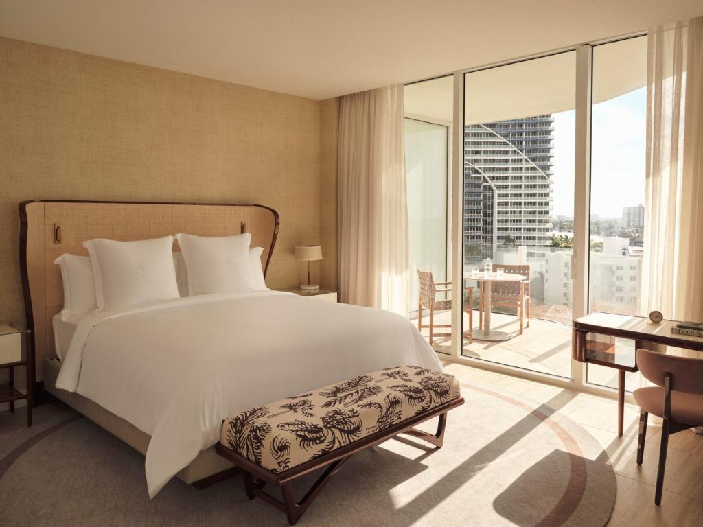 Four Seasons Hotel and Residences Fort Lauderdale - 