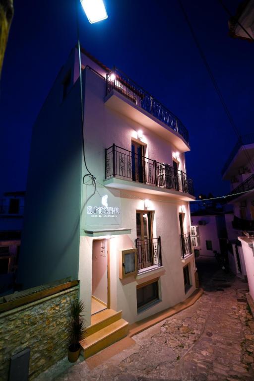 Budova, kde se aparthotel nachází