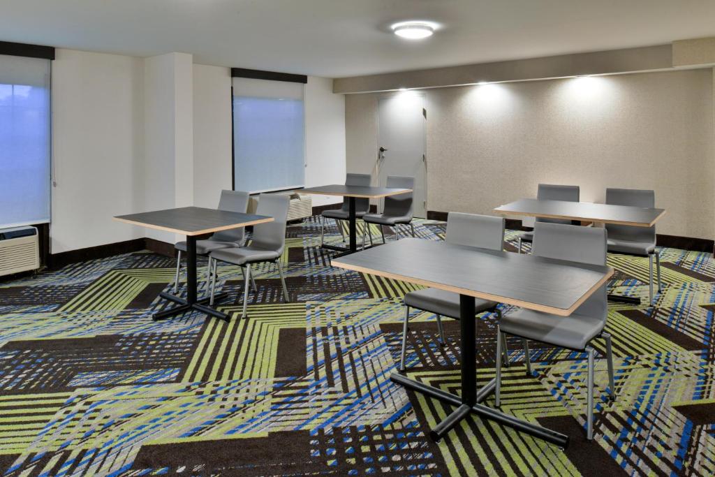 Holiday Inn Express Winston-Salem Medical Ctr Area photo