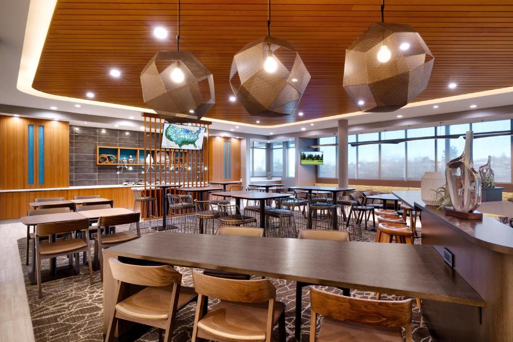 Restaurace v ubytování SpringHill Suites by Marriott Cottonwood