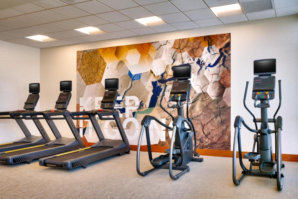 Fitness centrum a/nebo fitness zařízení v ubytování SpringHill Suites by Marriott Cottonwood