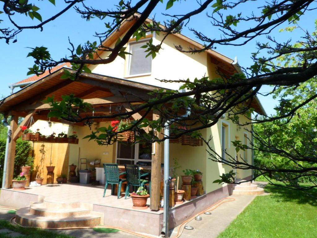 Gömbszivar Vendégház - 3 csillagos minősítéssel - Housity