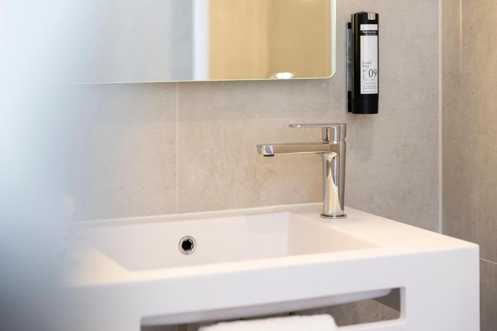 Koupelna v ubytování B&B HOTEL Hasselt