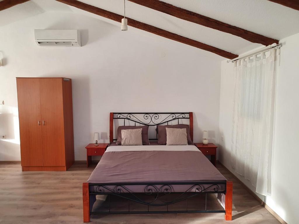 Posteľ alebo postele v izbe v ubytovaní Private Accommodation Kanegra