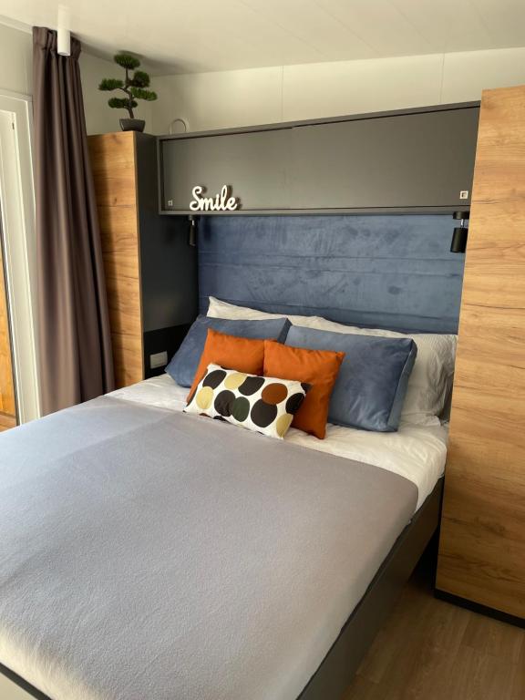 Postel nebo postele na pokoji v ubytování SELCE mobile home IWI