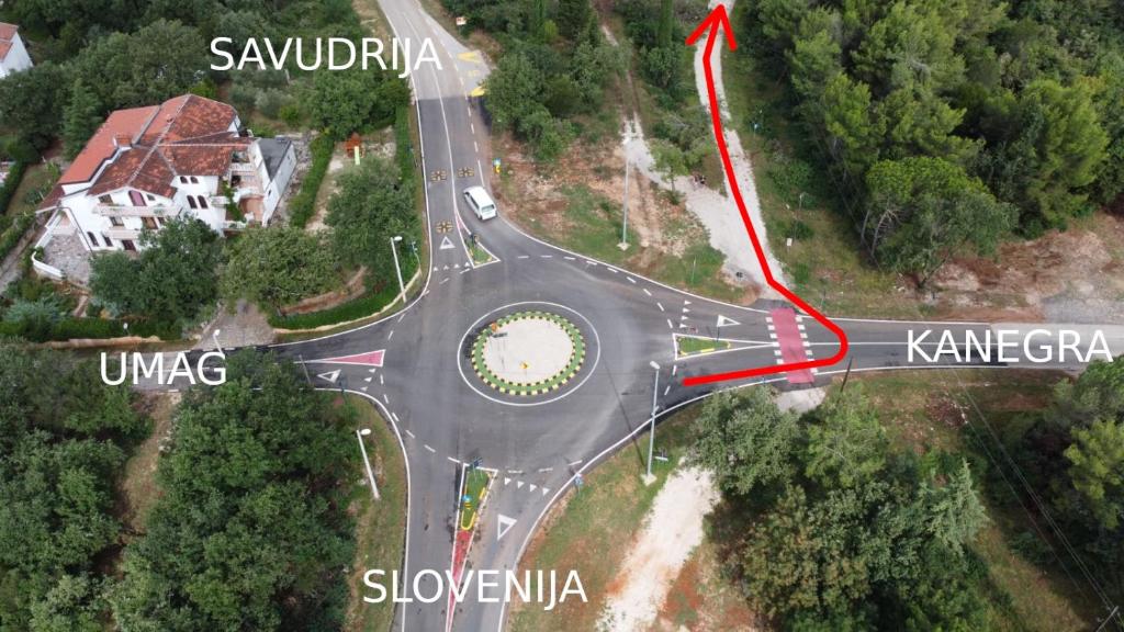 Pohľad z vtáčej perspektívy na ubytovanie Private Accommodation Kanegra