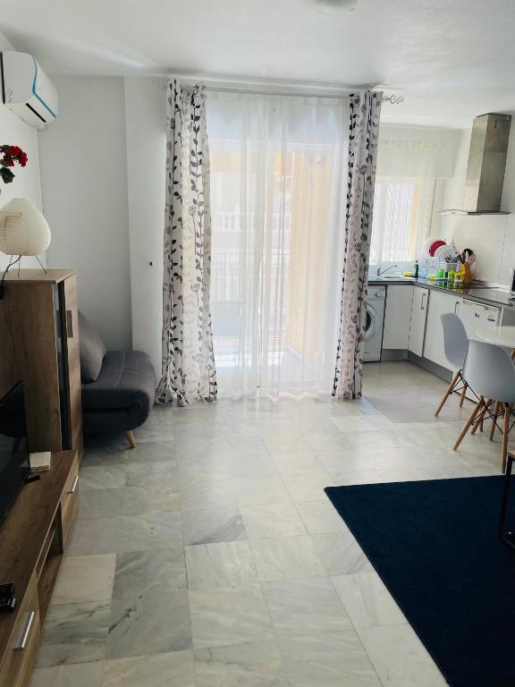Kuchyňa alebo kuchynka v ubytovaní Studio apartment Vicente Blasco Ibáñez, 127