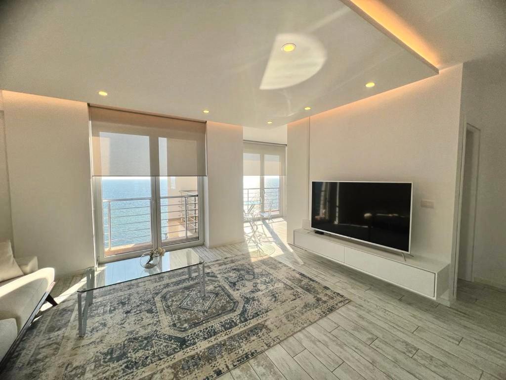 Durres Currila Modern Luxury STUNNING Beach Views - Image 9