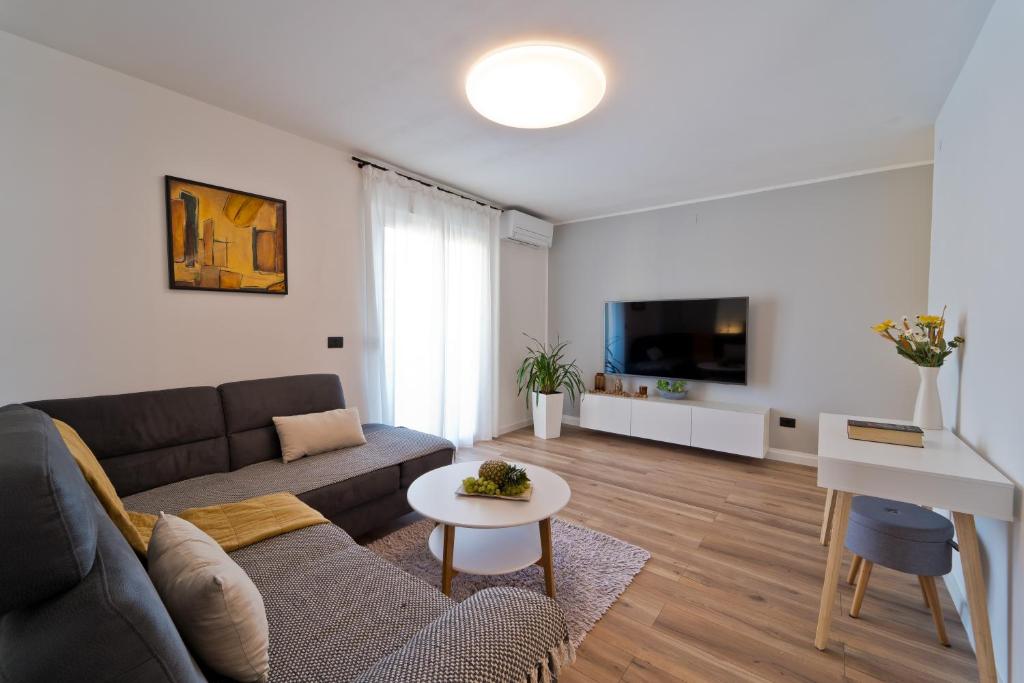 Telewizja i/lub zestaw kina domowego w obiekcie MaLeMi apartment