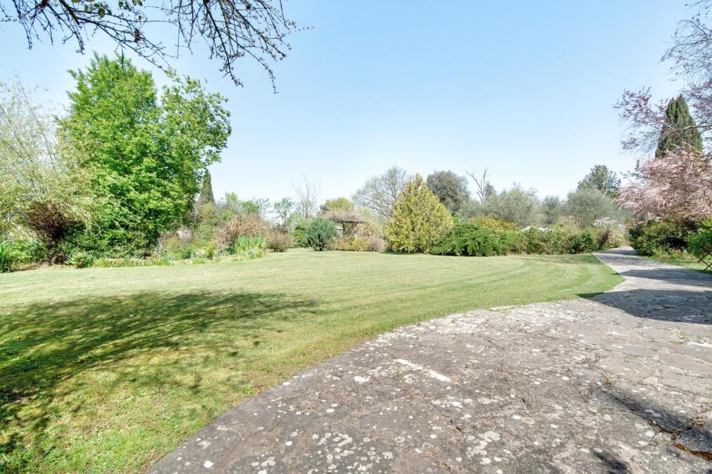 Ogród w obiekcie Appartamenti Villa La Fonte