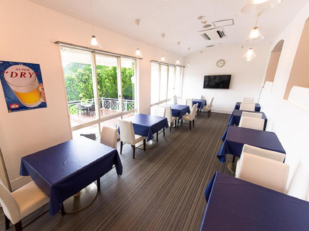 TV a/nebo společenská místnost v ubytování LiVEMAX RESORT Izu Shimoda