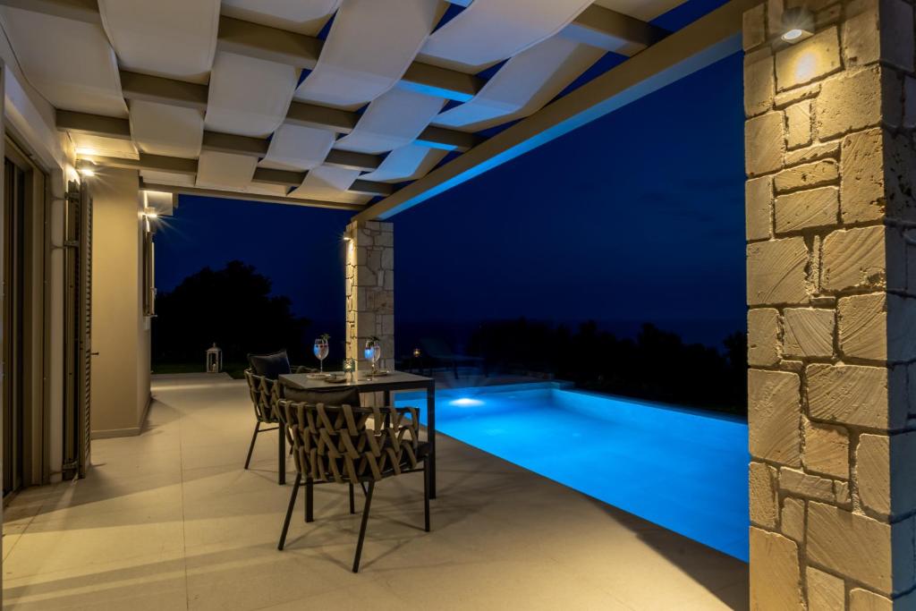Zdjęcie z galerii obiektu Charis - Zeus Blue Villas, Kefalonia w mieście Spartia