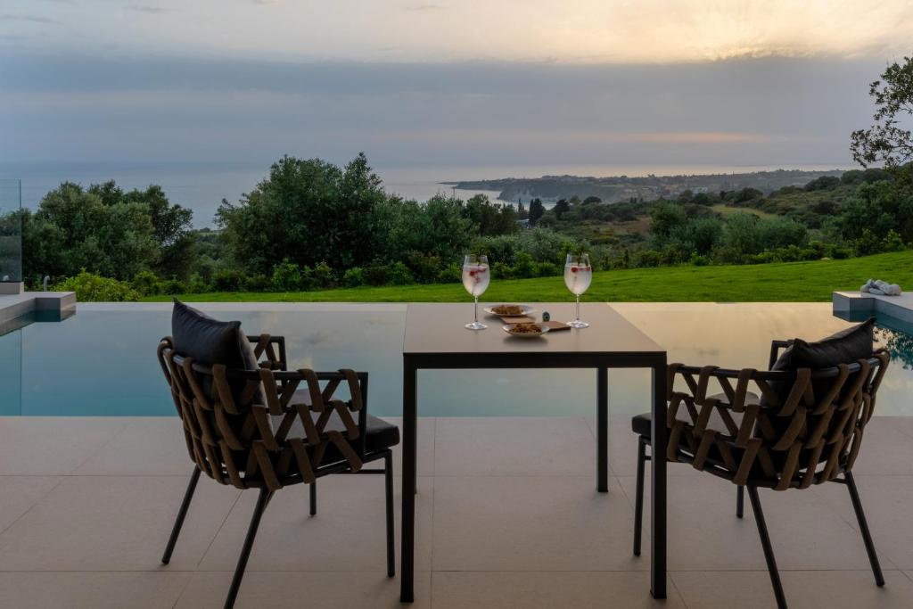 Zdjęcie z galerii obiektu Charis - Zeus Blue Villas, Kefalonia w mieście Spartia