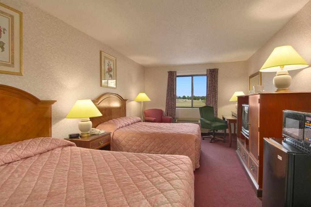 Baymont by Wyndham Muskegon - Habitación Con 2 Camas Grandes - No Fumadores