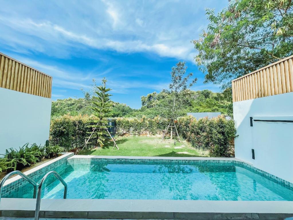 Bazén v ubytování The X10 private pool villa khaoyai SHA Certified เขาใหญ่ nebo v jeho okolí