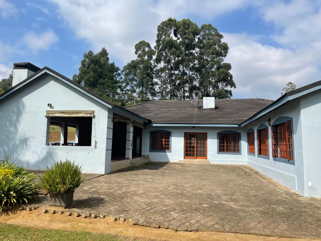 Boikhutsong House - Three-Bedroom House