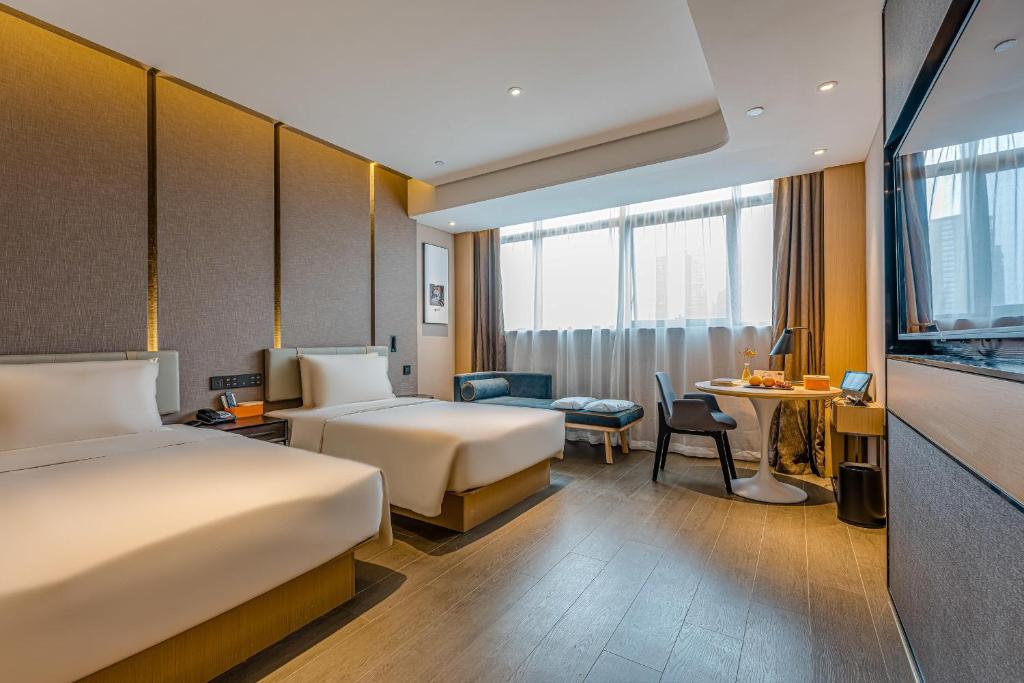 Atour Hotel Huzhou City Government - 