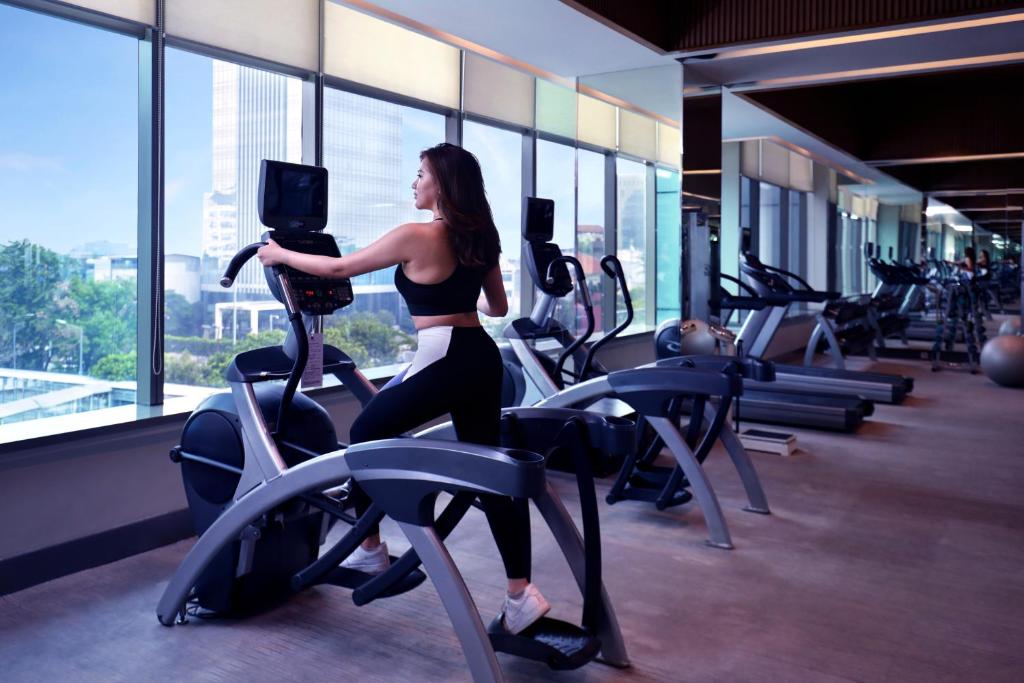 Fitness centrum a/nebo fitness zařízení v ubytování Grand Mercure Jakarta Harmoni