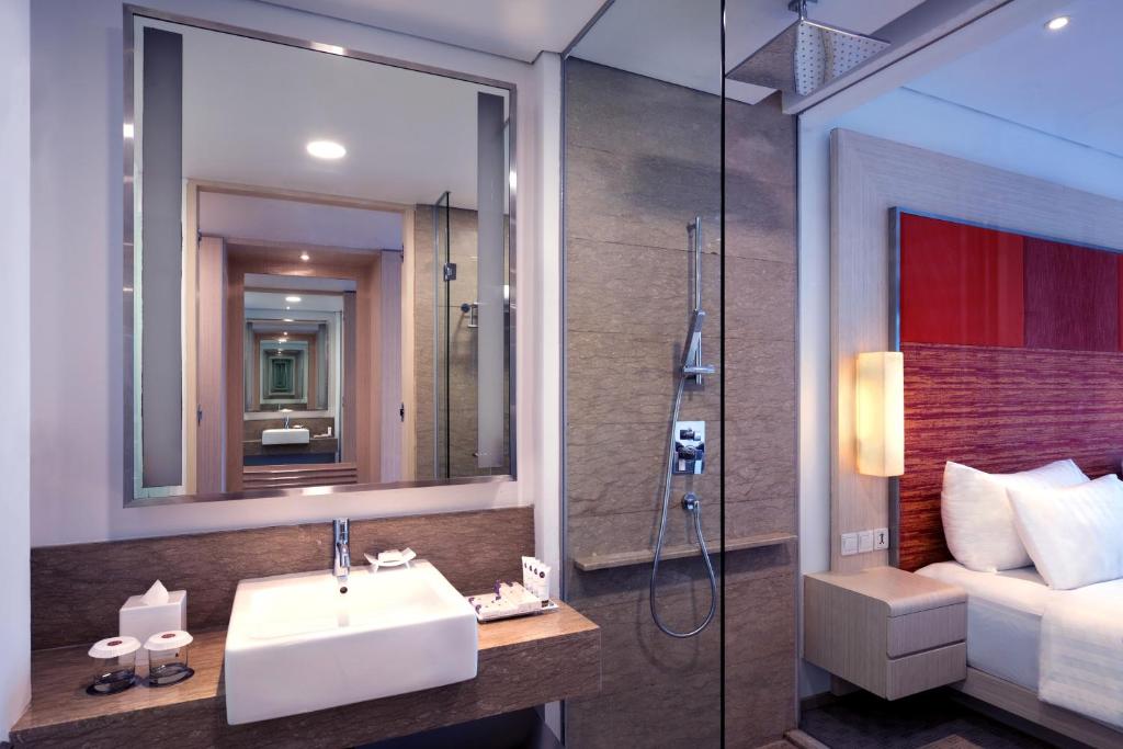 Koupelna v ubytování Grand Mercure Jakarta Harmoni