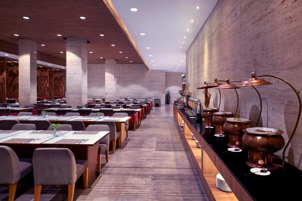 Restaurace v ubytování Grand Mercure Jakarta Harmoni