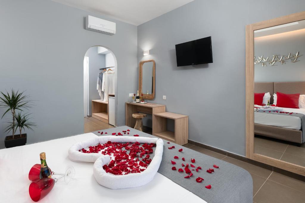 Postel nebo postele na pokoji v ubytování Belmare Hotel-Adults Οnly
