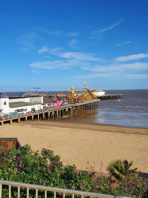 Imagem da galeria de Polly's Place - A lovely 3 bed first floor flat, near to beach with free parking em Clacton-on-Sea
