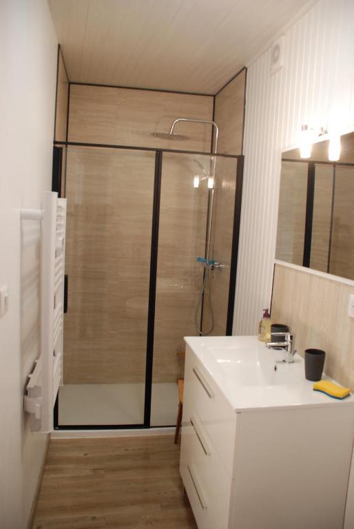 Maison Les Glycines - Holiday Home