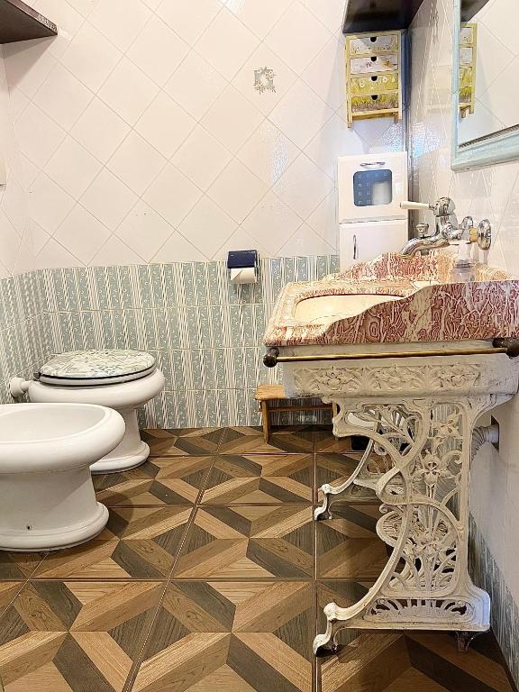 A bathroom at Extravacanza Safari