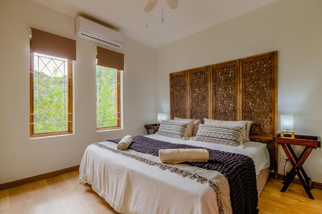 Postel nebo postele na pokoji v ubytování The Bridge 54