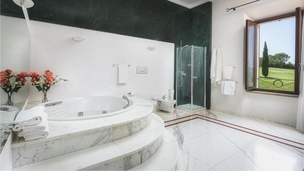 A bathroom at Villa Croci 26