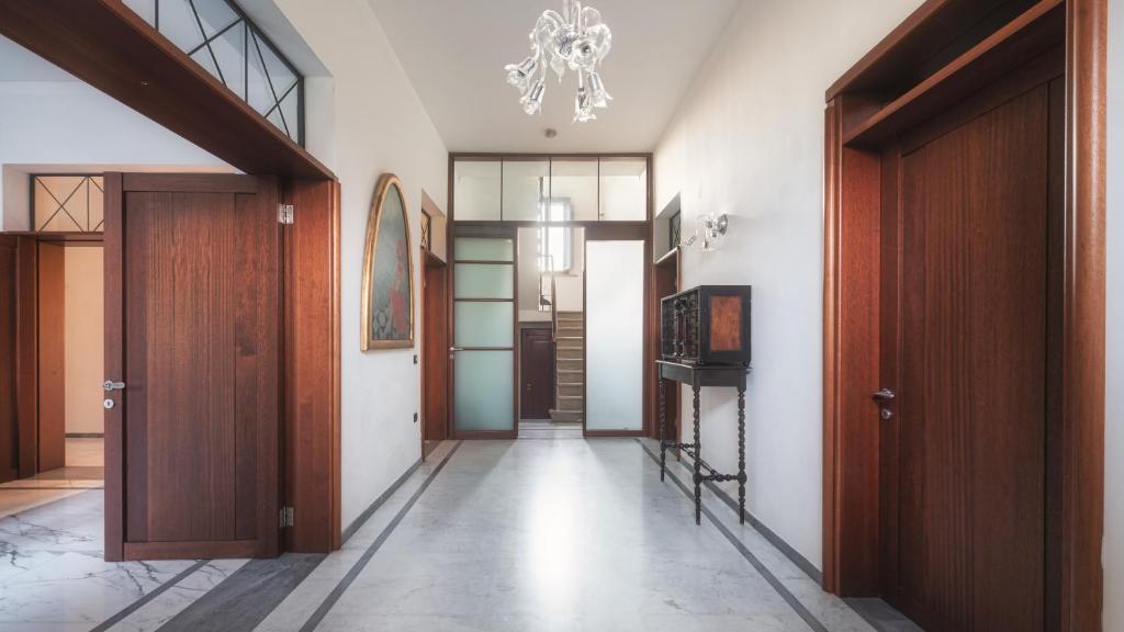 A television and/or entertainment centre at Villa Croci 26
