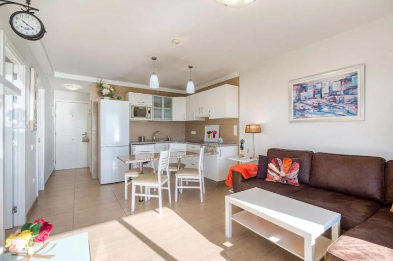 Kuchyňa alebo kuchynka v ubytovaní Apartamentos Liszt