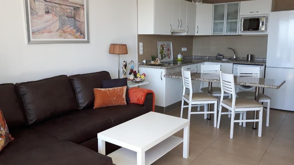 Kuchyňa alebo kuchynka v ubytovaní Apartamentos Liszt