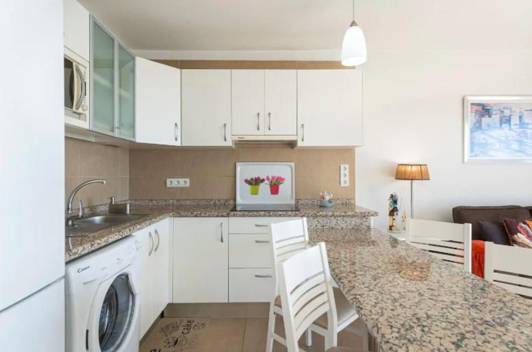 Kuchyňa alebo kuchynka v ubytovaní Apartamentos Liszt