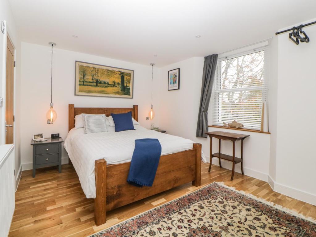Postel nebo postele na pokoji v ubytování Apartment 4 10 Somers Court