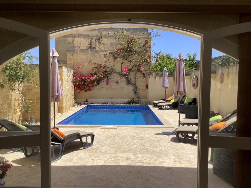 Ellie Boo, Xewkija (updated prices 2024)