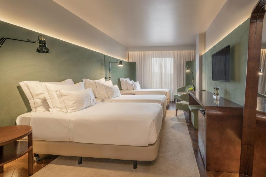 
Triple Room with City View
