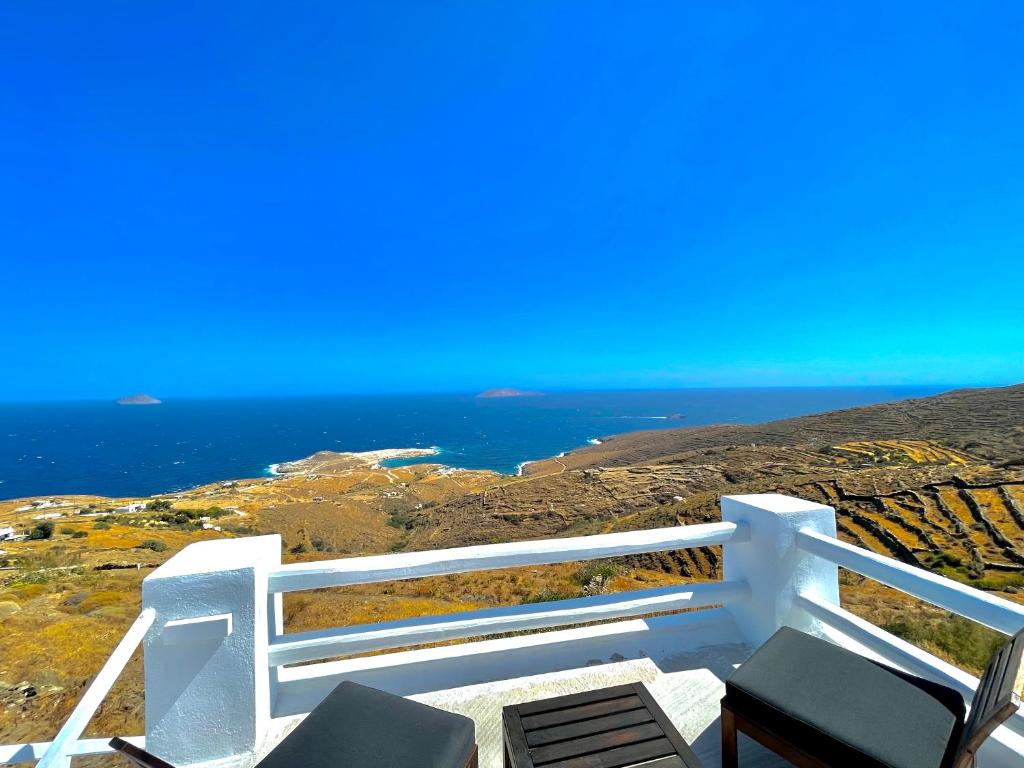 deep blue villas, Serifos