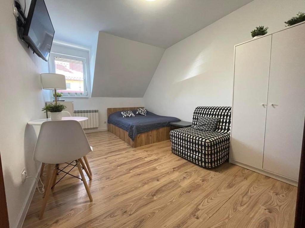 Willa Kamilówka - One-Bedroom Family Apartment